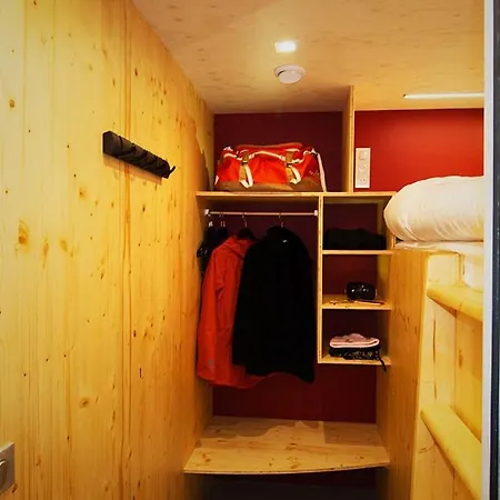Skylodge De Piau-engaly ホステル