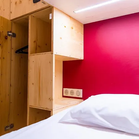 Skylodge De Piau-engaly ホステル