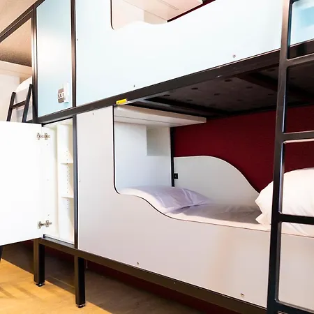 Skylodge De Piau-engaly ホステル *