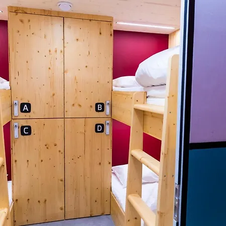 Skylodge De Piau-engaly ホステル